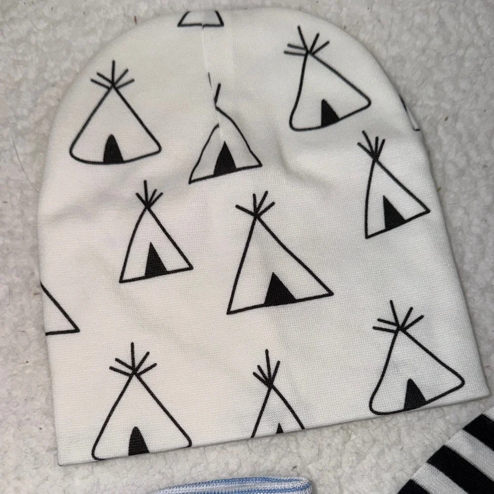 Set of Baby‎ Beanies Newborn Hat NWOT